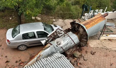 Fırtına, Safranbolu’da Cami Minaresini Devirip Hasara Neden Oldu